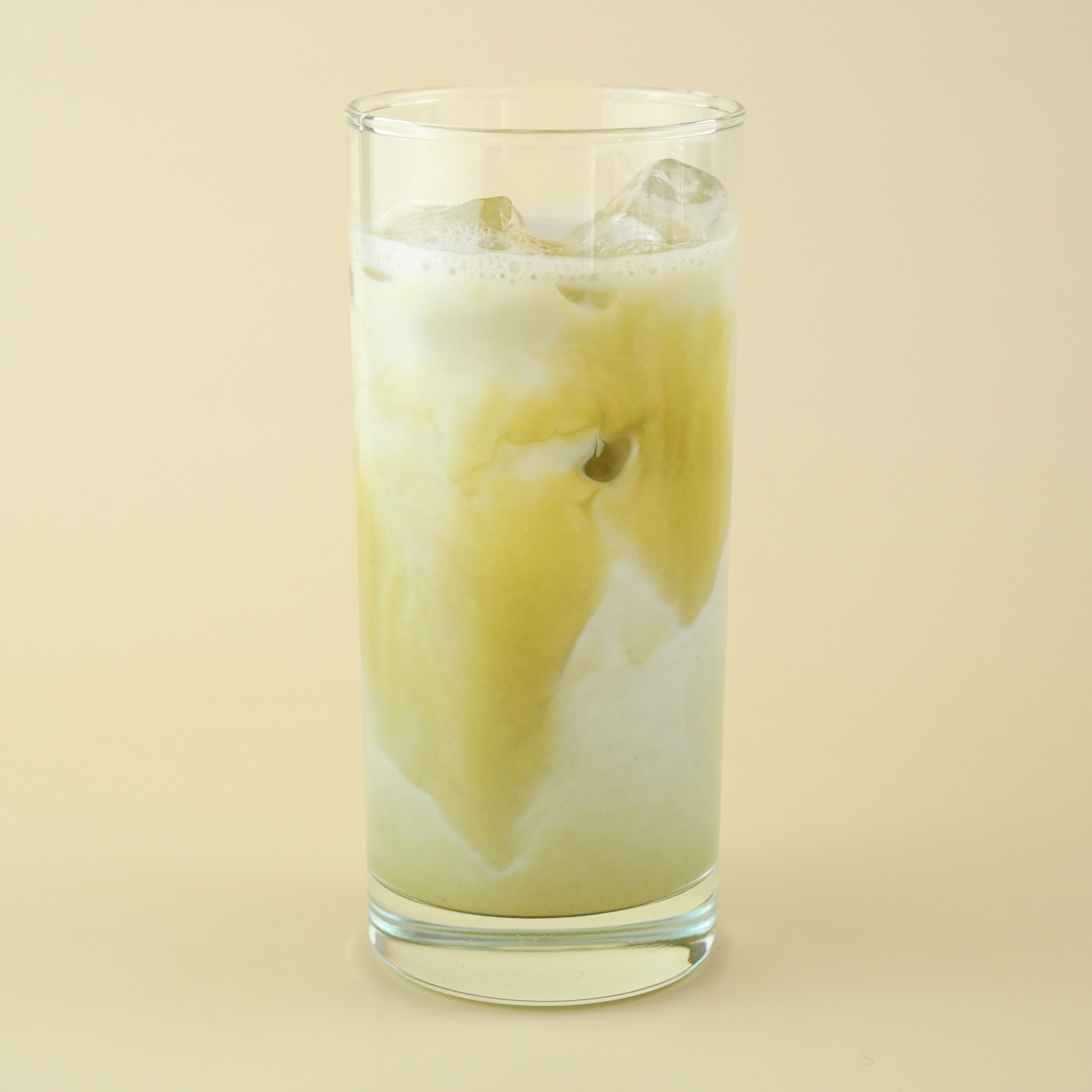Iced Matcha Latte von Maja Bowls