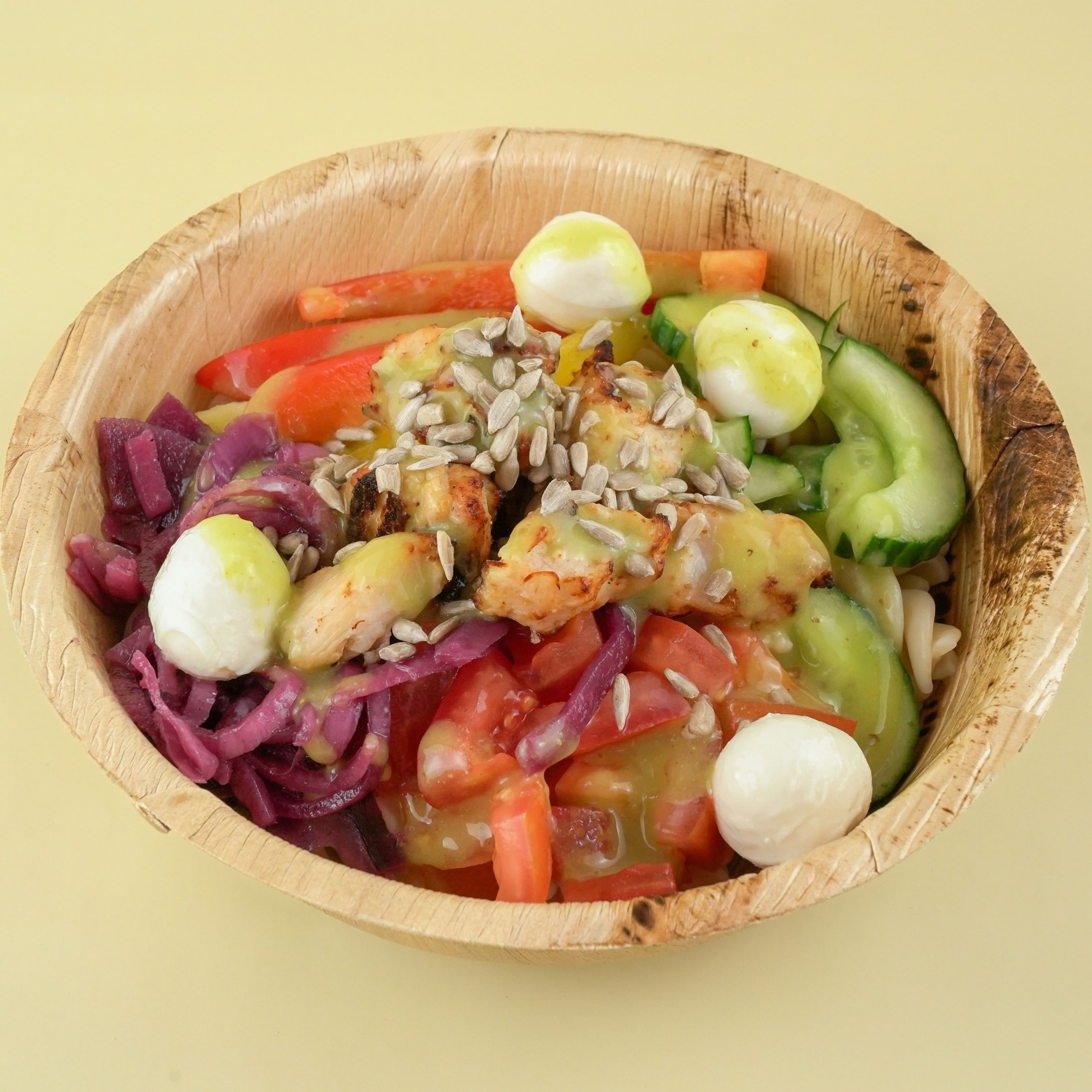 Garden Chicken Bowl von Maja Bowls